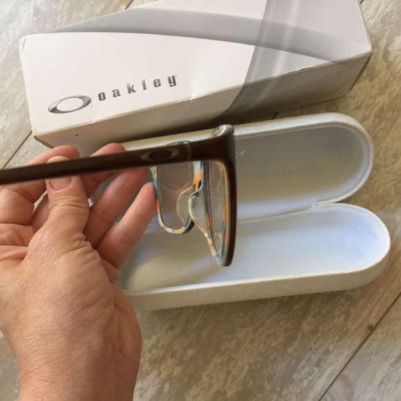 Oakley Finesse Eyeglass Frames - Picture 3 of 6